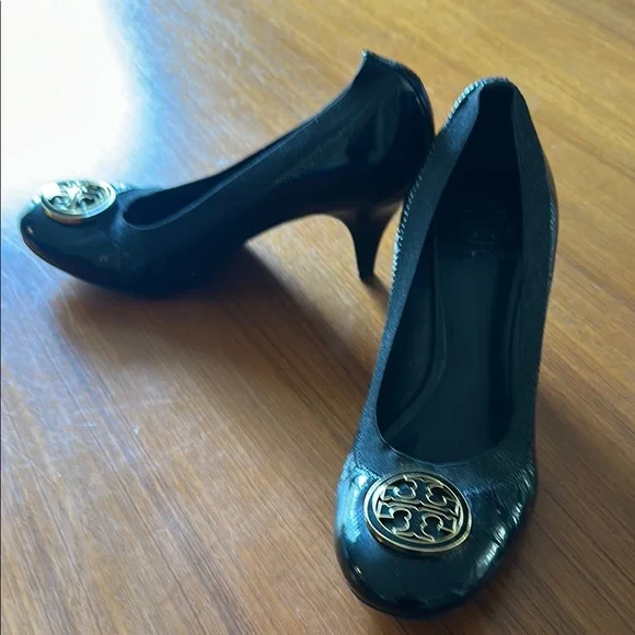 Tory Burch Caroline Pumps, size 9M - Picture 1 of 10
